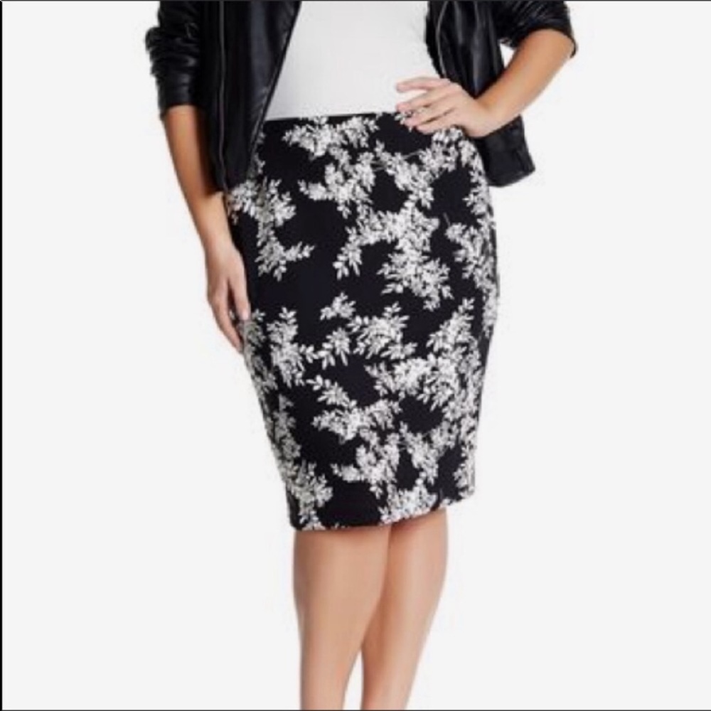 Vince Camuto women’s skirt Size L
